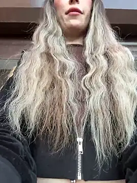 RollDolls online show from November 2, 2025, 5:10 am