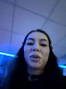 RollDolls online show from January 6, 2026, 5:00 am