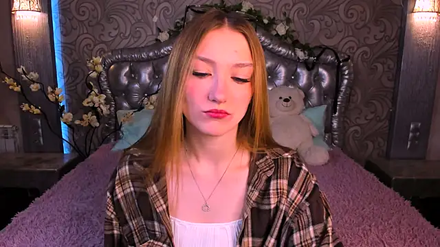 AngelAnabelle online show from December 5, 2025, 8:27 pm