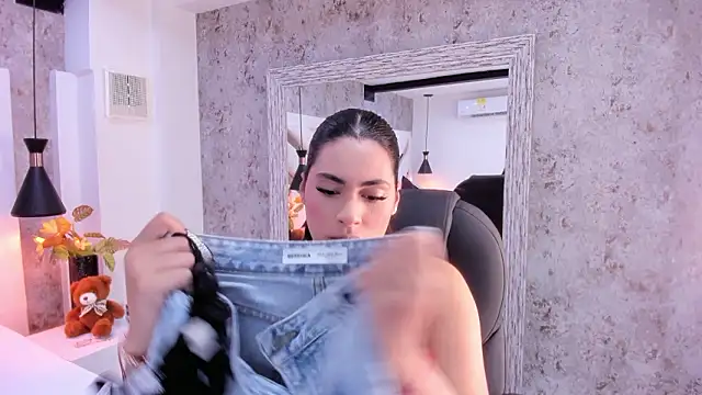 Vanessa Rain  online show from February 9, 2026, 7:40 pm