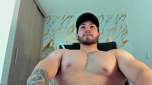 ElianKeiser online show from April 13, 2026, 7:19 pm