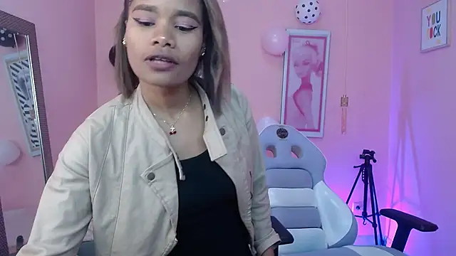 Snapshot of ingrid03_taffur chatting on November 2, 2025, 1:35 pm ingrid03 taffur online show from November 2, 2025, 1:35 pm