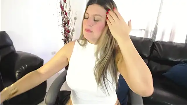 sweet christtydiaz online show from April 20, 2026, 10:11 pm