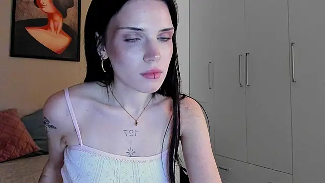 LuminaryLuxe online show from October 12, 2025, 1:32 pm