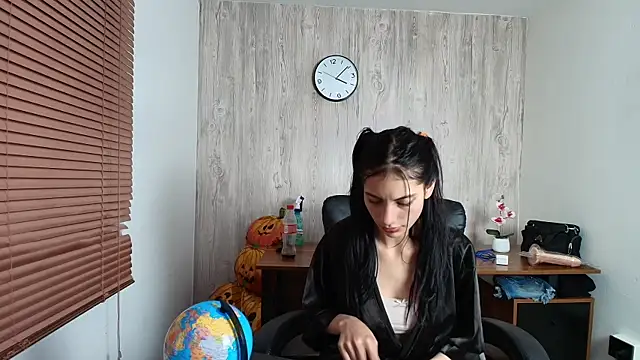 brandy danger online show from October 5, 2025, 9:07 am