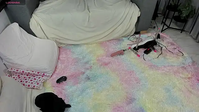 Nahomycarterr online show from April 21, 2026, 11:49 am