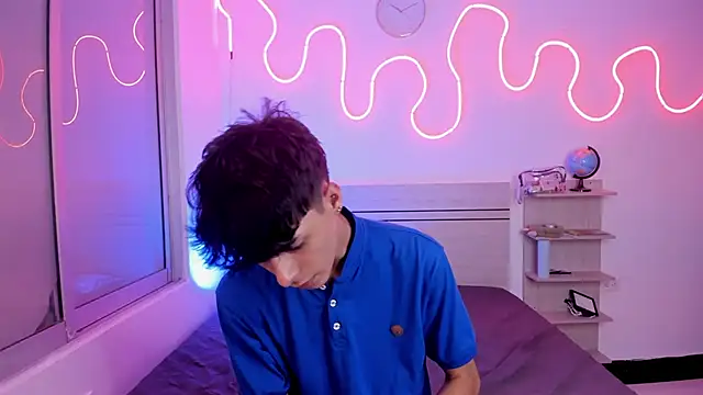 luccas ferreira online show from November 19, 2025, 6:52 pm