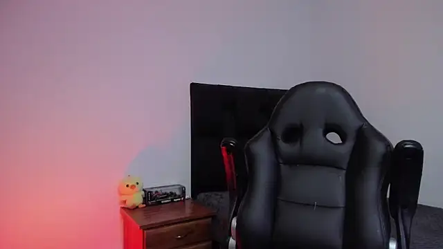 Snapshot of CHRIS_MORGAN1 chatting on October 7, 2025, 2:14 pm CHRIS MORGAN1 online show from October 7, 2025, 2:14 pm