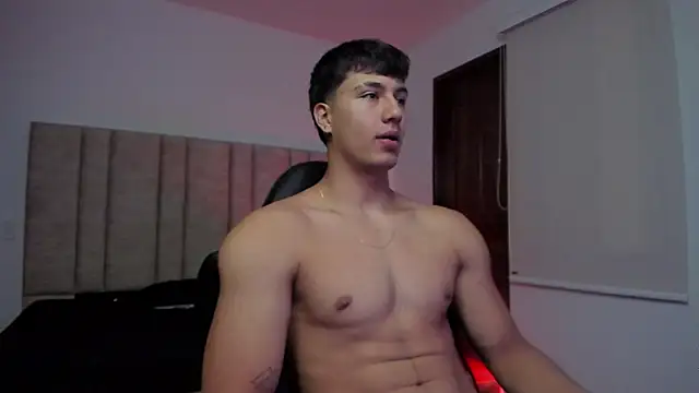 Snapshot of CHRIS_MORGAN1 chatting on October 26, 2025, 2:01 pm CHRIS MORGAN1 online show from October 26, 2025, 2:01 pm