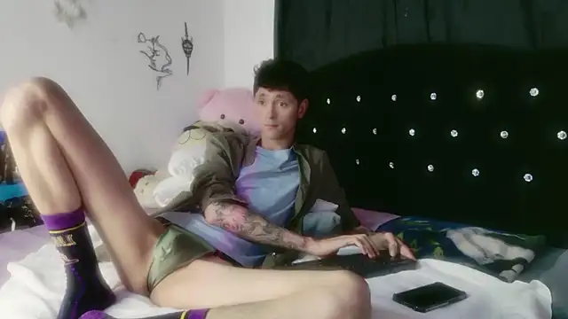 Tyler cat online show from March 26, 2026, 3:23 am