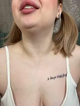 KellyMoors online show from October 10, 2025, 1:48 am