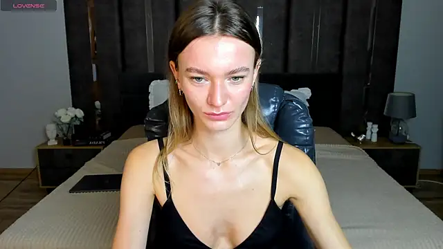 EvaToniz online show from October 8, 2025, 1:14 am