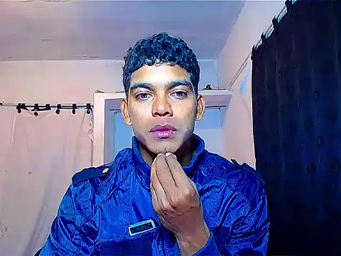 Snapshot of theMyke101 chatting on April 24, 2026, 11:40 pm theMyke101 online show from April 24, 2026, 11:40 pm
