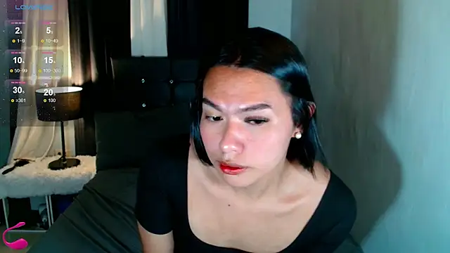 fallinLunaxX online show from June 4, 2026, 6:19 am