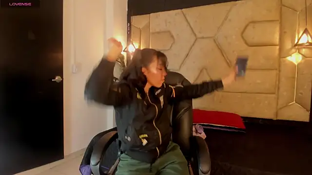 Julieta Slav3 online show from April 19, 2026, 2:55 am