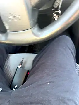 ayrtonmen online show from November 14, 2025, 2:38 pm