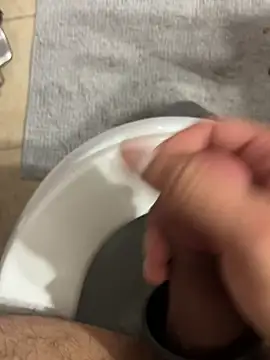 ayrtonmen online show from November 22, 2025, 6:51 pm