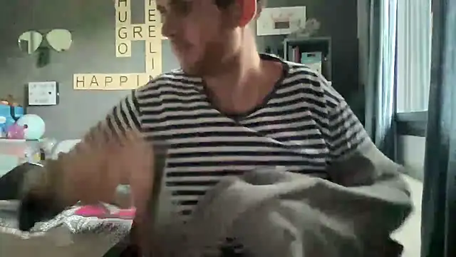 VersaGoo online show from November 29, 2025, 2:42 pm