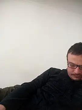viktor1992-1-1 online show from May 6, 2026, 6:08 am