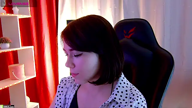 Kelly foox online show from November 17, 2025, 9:48 am