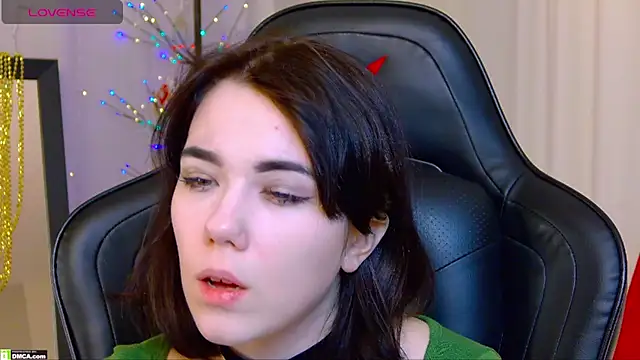 Kelly foox online show from December 16, 2025, 9:47 am