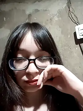 miaahot69 online show from November 1, 2025, 7:54 am