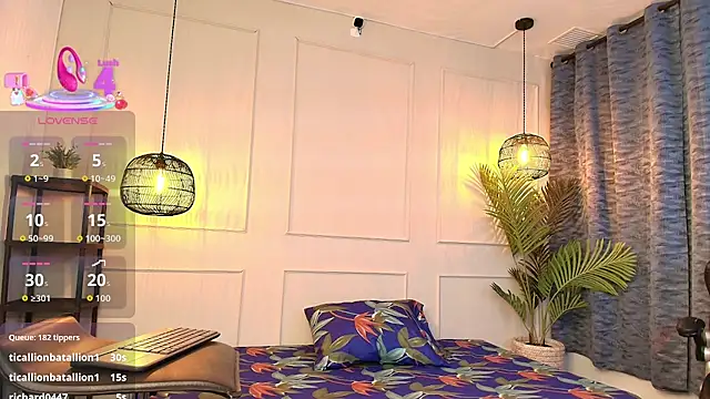 Nikki Vesper online show from December 17, 2025, 11:49 am