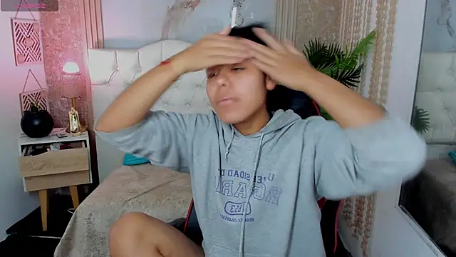 AriaVega online show from April 2, 2026, 12:36 pm