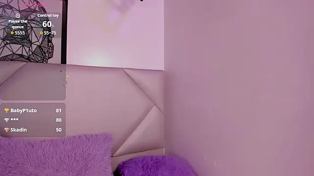 Haiily Baeker online show from October 10, 2025, 4:33 am