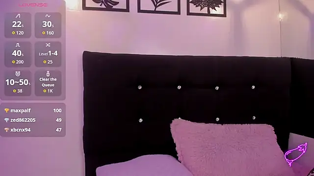 Haiily Baeker online show from November 5, 2025, 8:25 am