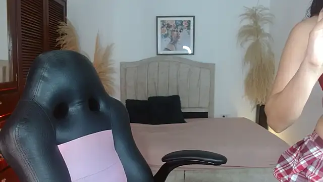 annyrusso online show from February 23, 2026, 8:28 pm