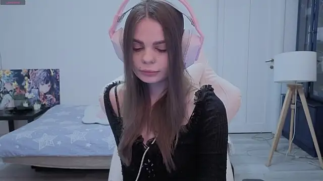 xAlisontiny online show from February 19, 2026, 8:49 pm