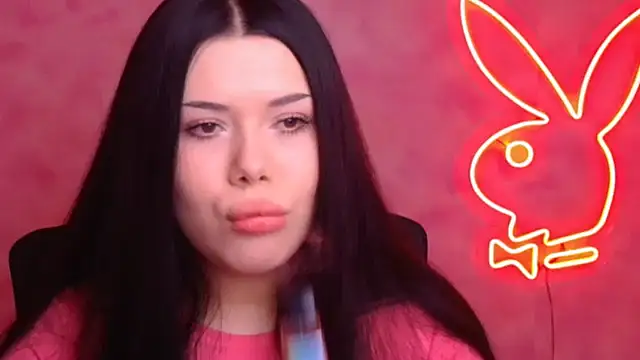 Mona Esty online show from December 4, 2025, 9:56 pm