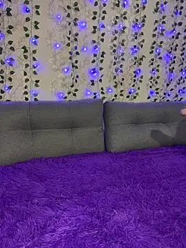 Kisa-Lisa  online show from November 20, 2025, 5:34 pm