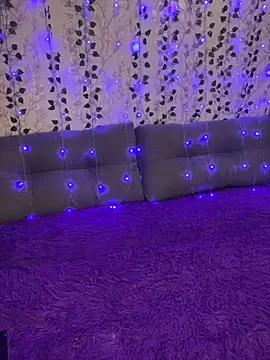 Kisa-Lisa  online show from November 23, 2025, 3:56 pm