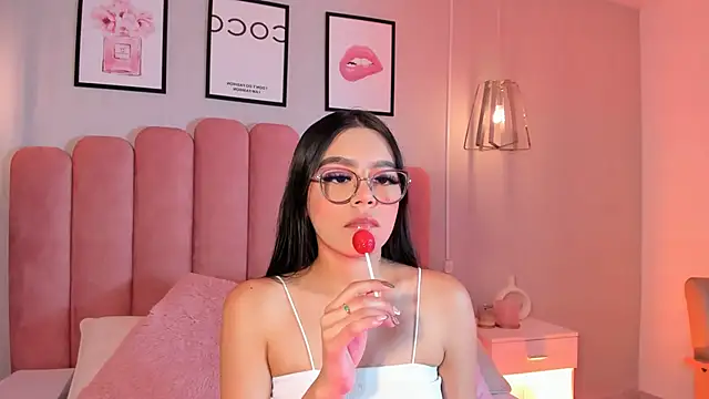 mara swan  online show from January 10, 2026, 8:21 pm