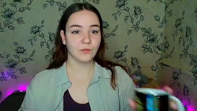 OliviaMontgommery online show from April 22, 2026, 1:01 pm