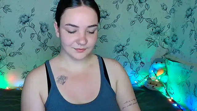 OliviaMontgommery online show from June 15, 2026, 12:29 pm