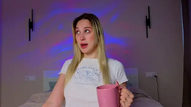 Snapshot of foxy_vivi chatting on January 10, 2026, 8:38 am foxy vivi online show from January 10, 2026, 8:38 am