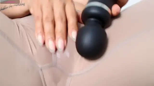 Snapshot of Shanell_Rousex chatting on October 30, 2025, 5:35 pm Shanell Rousex online show from October 30, 2025, 5:35 pm