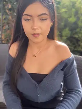 KyliePink  online show from October 11, 2025, 1:31 pm