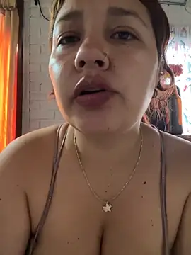 Cami Moon1 online show from November 10, 2025, 1:43 pm