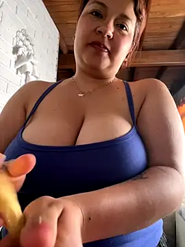 Cami Moon1 online show from November 25, 2025, 2:17 pm