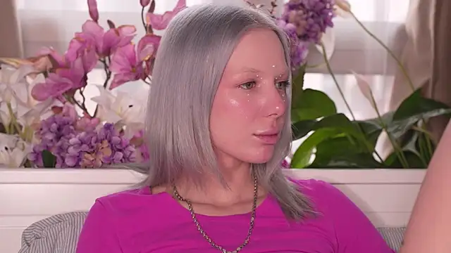 RanyThomson online show from November 8, 2025, 11:54 am