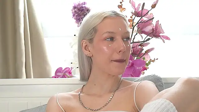 RanyThomson online show from January 14, 2026, 10:21 am