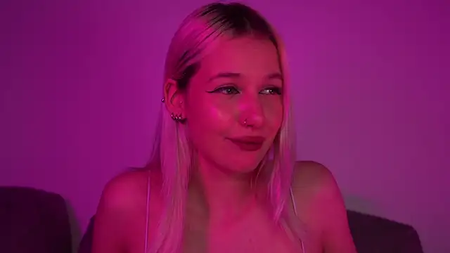 RanyThomson online show from April 23, 2026, 6:21 pm