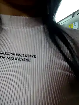 shannon kinne  online show from November 15, 2025, 10:45 am