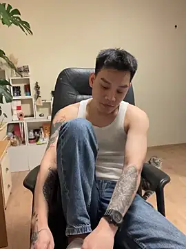 latava online show from October 25, 2025, 4:02 pm