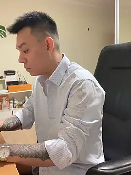 latava online show from November 8, 2025, 3:23 pm