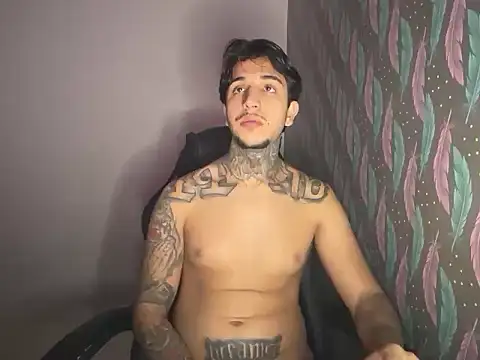 RealGdiass online show from May 5, 2026, 6:21 am